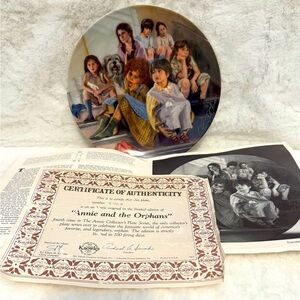 Edwin M. Knowles, Annie and the Orphans Decorative Plate- 1984, #976A, 8.5”round
